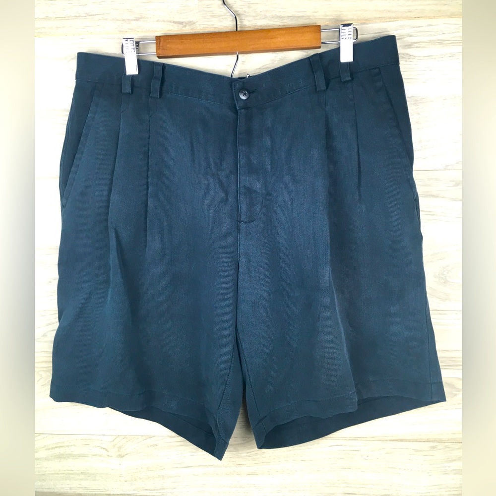 Tori Richard Men’s 36x10 100% Tencel Pleated Front Shorts Black